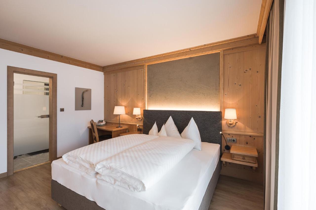 Hotel Alpenhof ติโรโล ภายนอก รูปภาพ
