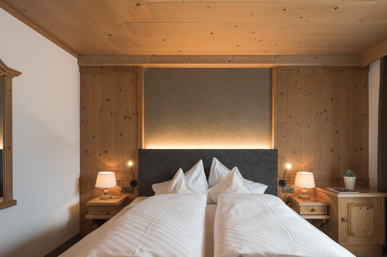 Hotel Alpenhof ติโรโล ภายนอก รูปภาพ