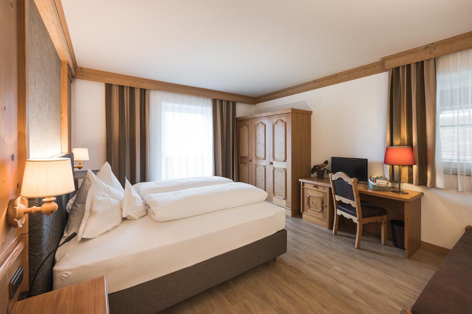 Hotel Alpenhof ติโรโล ภายนอก รูปภาพ