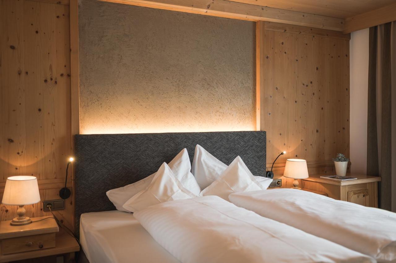 Hotel Alpenhof ติโรโล ภายนอก รูปภาพ